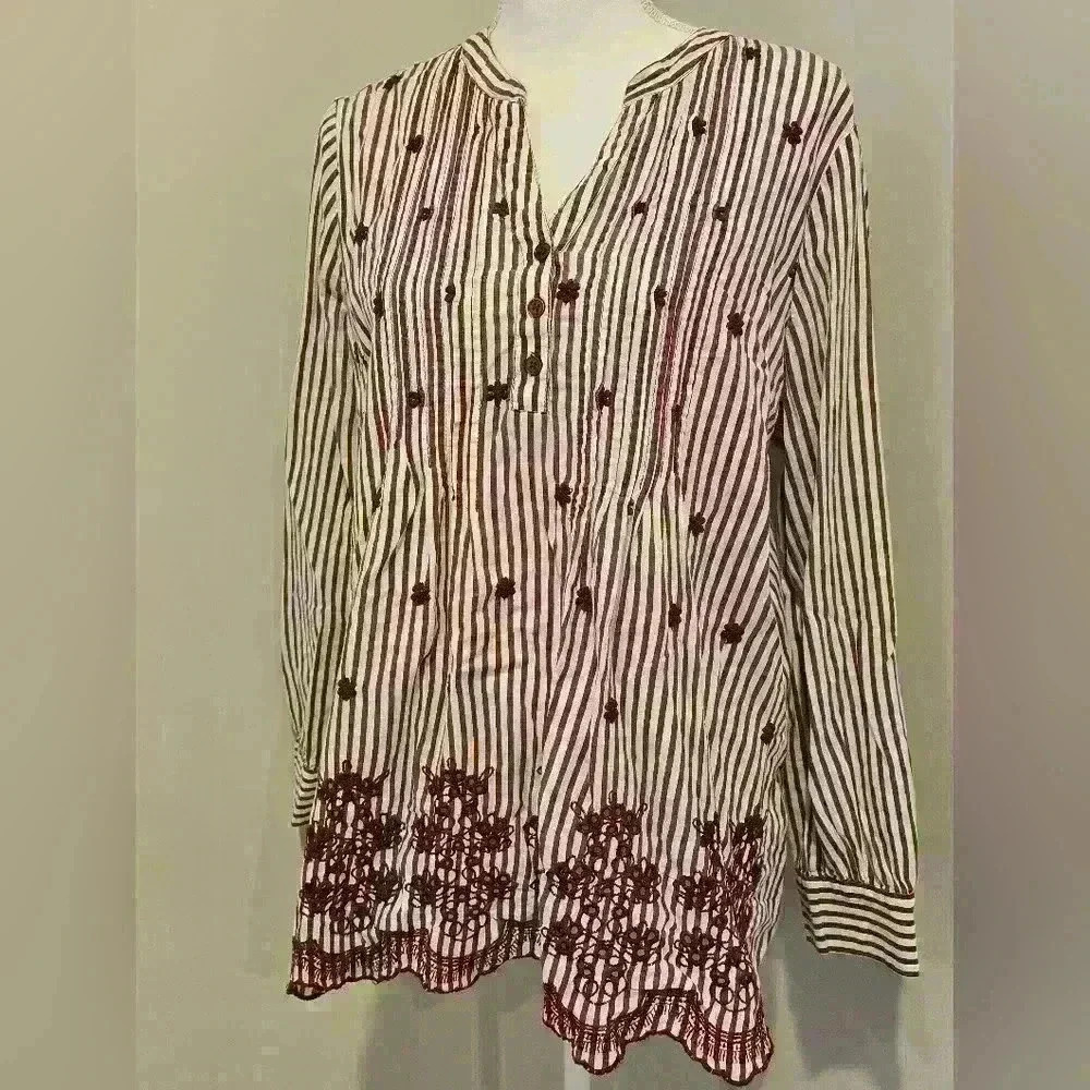 American Sweetheart Eyelet Blouse - Picture 2 of 11